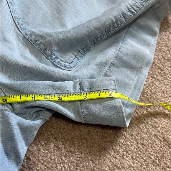 WHBM Jean The 5" Short Size 0 with tie White House Black Market Light wash - Picture 11 of 11